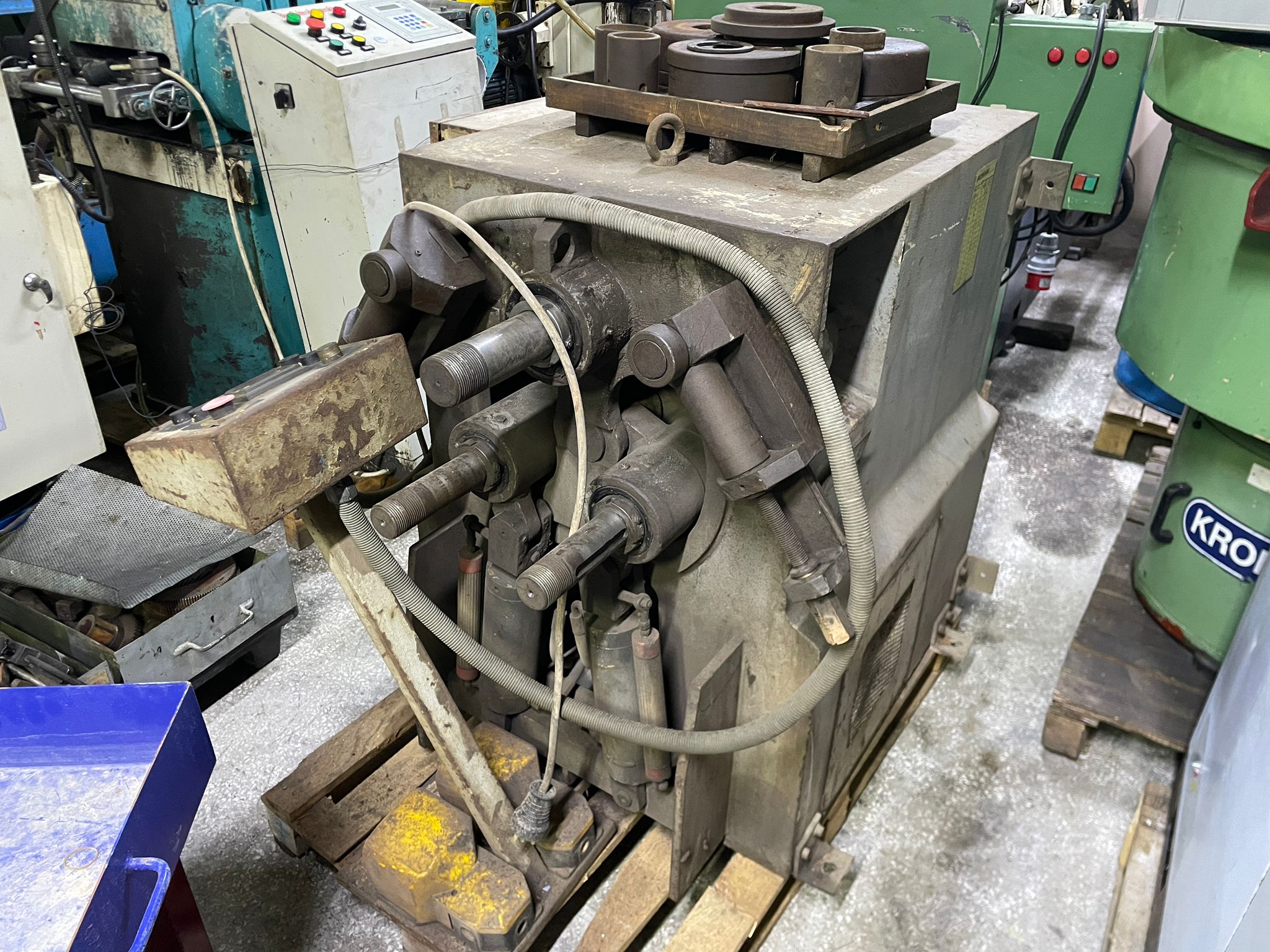 AKYAPAK MARKA BORU BÜKÜM MAKİNASI 