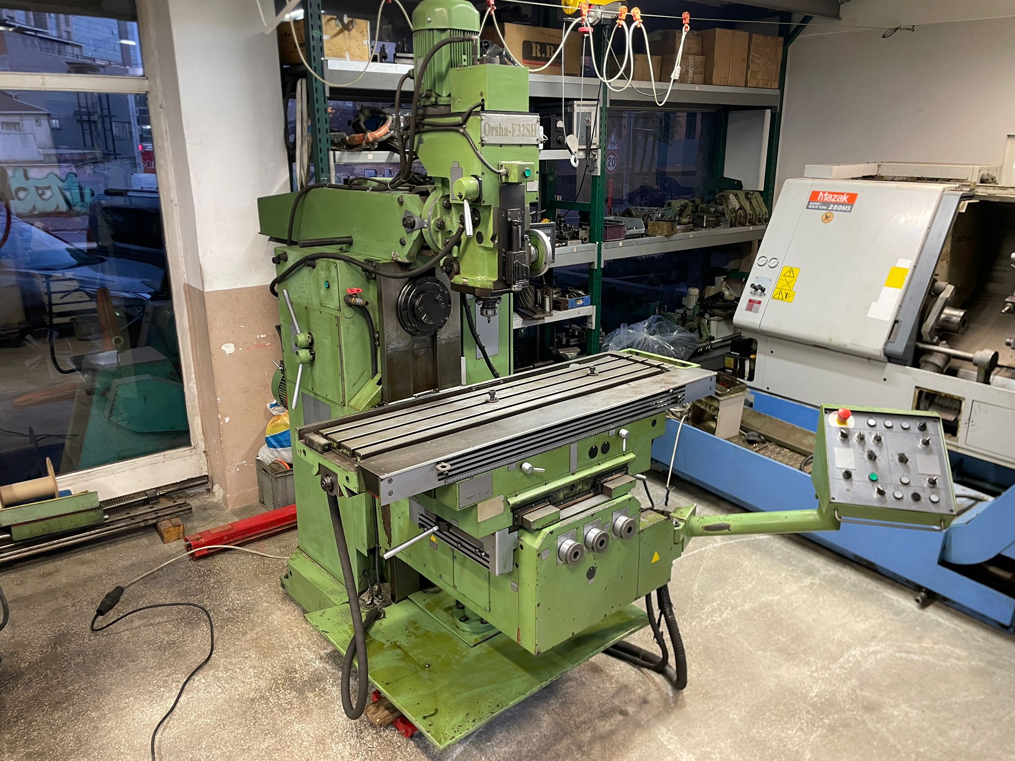 Orsha F32-SH Göbekten milli üniversal freze tezgahı 