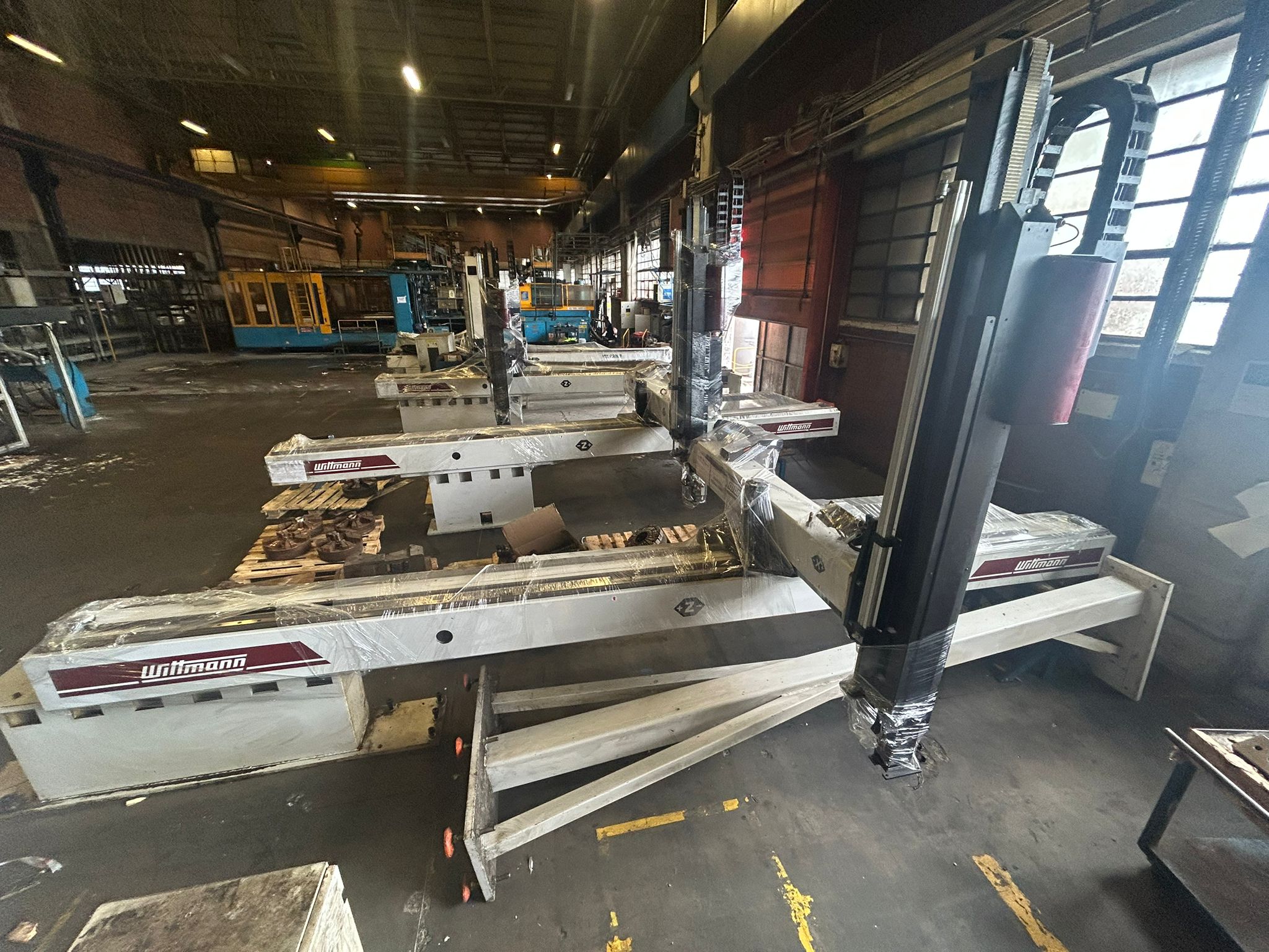 WİTTMANN 2018 MODEL PLASTİK ENJEKSİYON PARÇA ALMA ROBOTU
