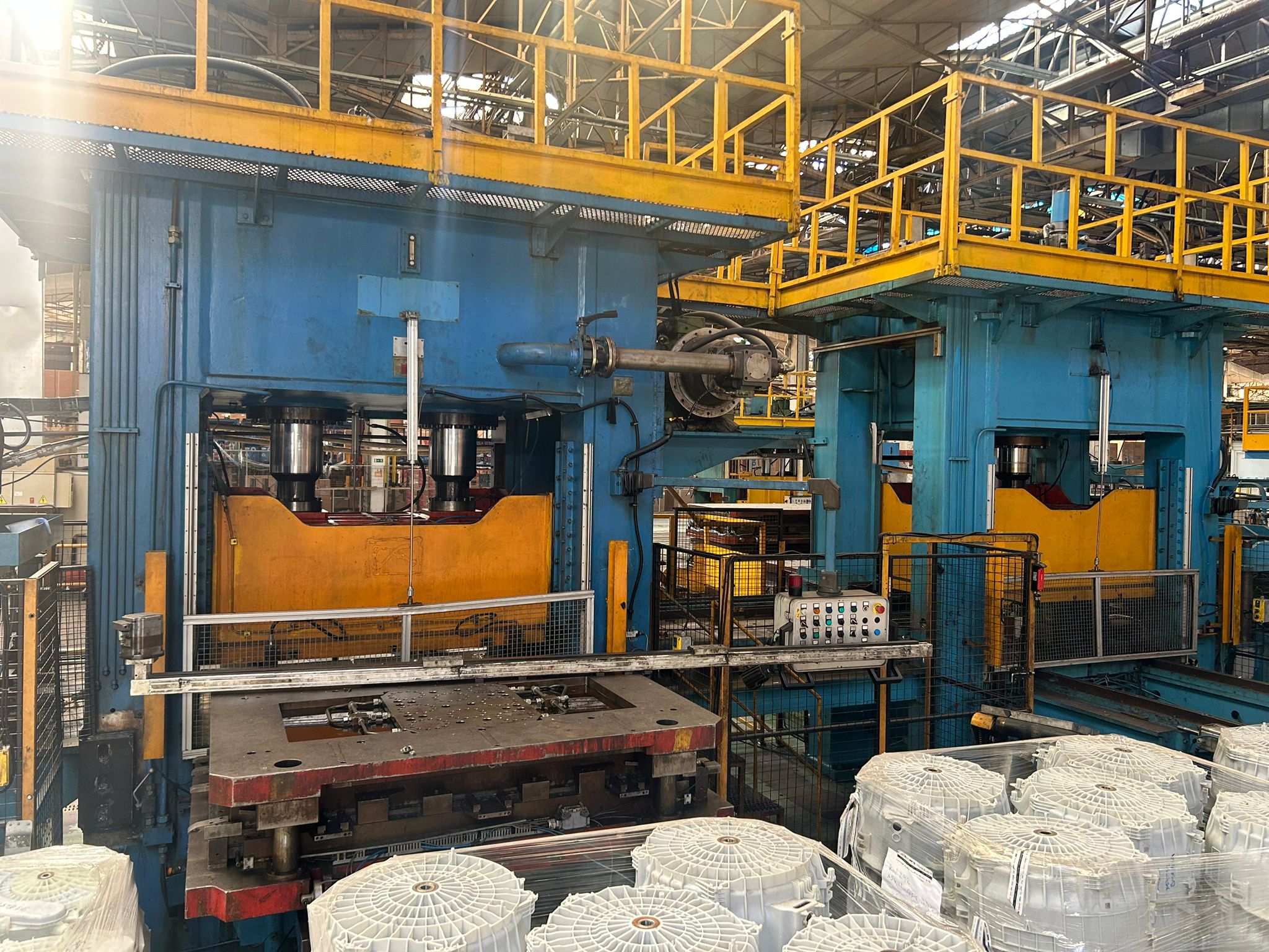 ÇEŞİTLİ PRESLER İSTER 1 TON İSTER 100 TON ALIN 
