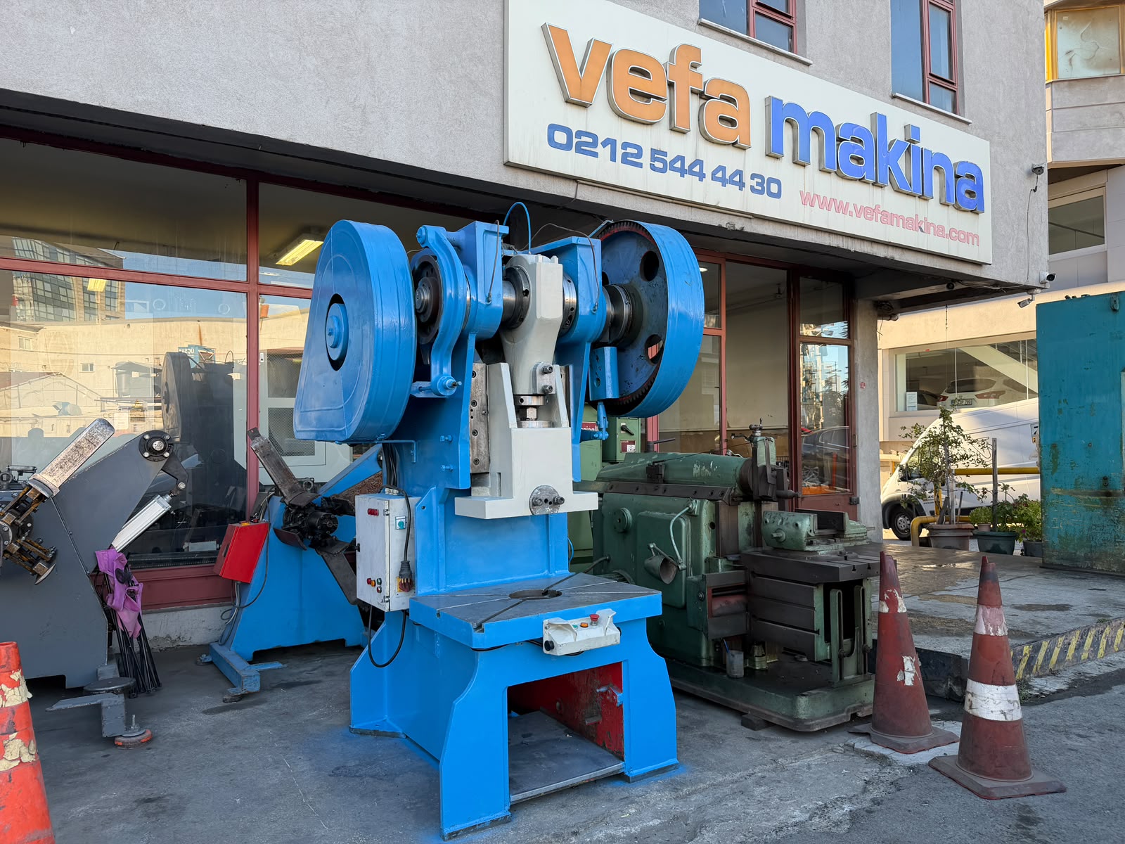 125 Ton çelik gövde eksantrik pres