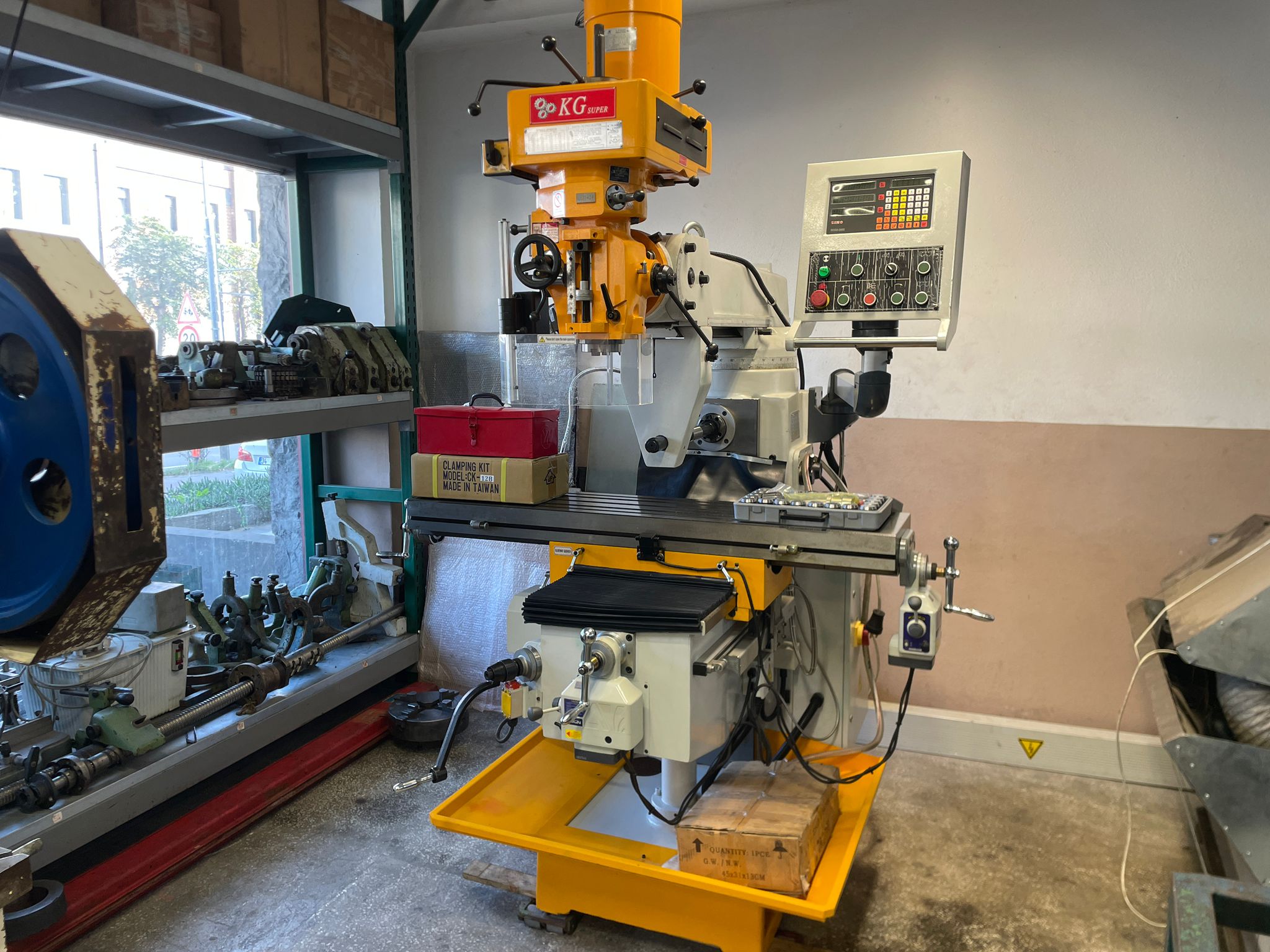 KG SUPER X6325W ÜNİVERSAL KALIPÇI FREZE TEZGAHI 